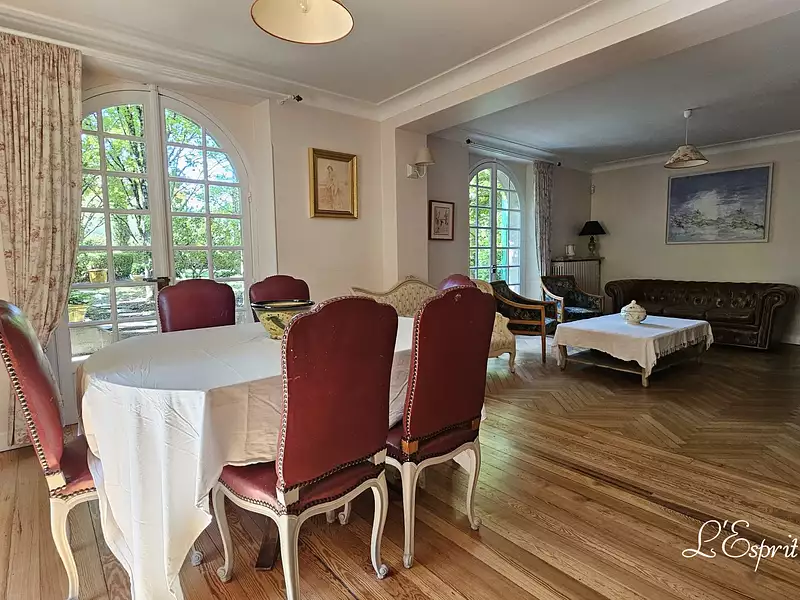 Maison, 280 m²