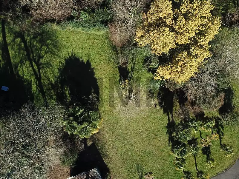Terrain, 5 759 m²