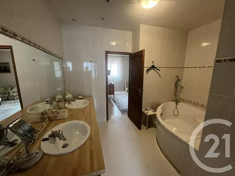 Appartement, 240 m²