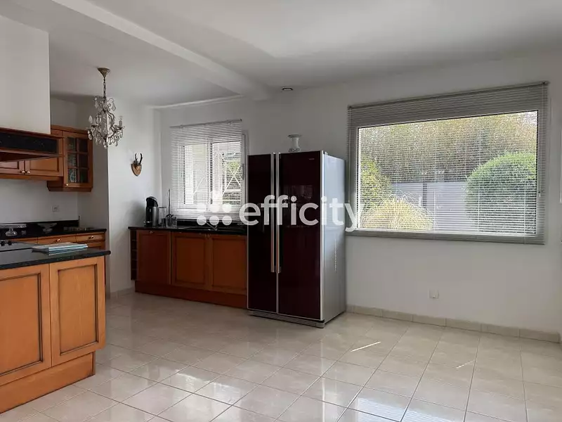 Maison, 193 m²