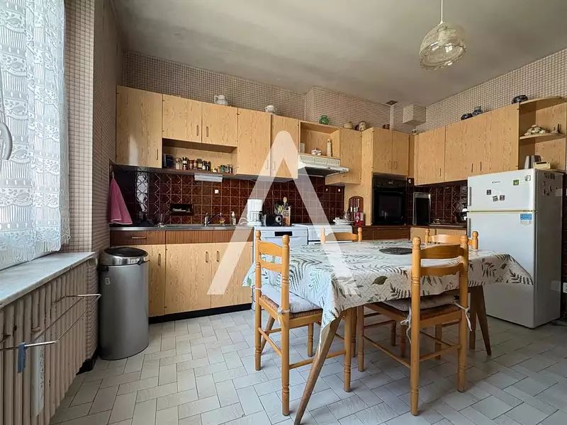 Maison, 180 m²