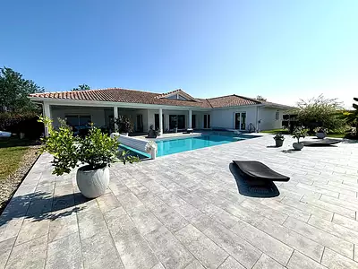 Maison, 270 m²