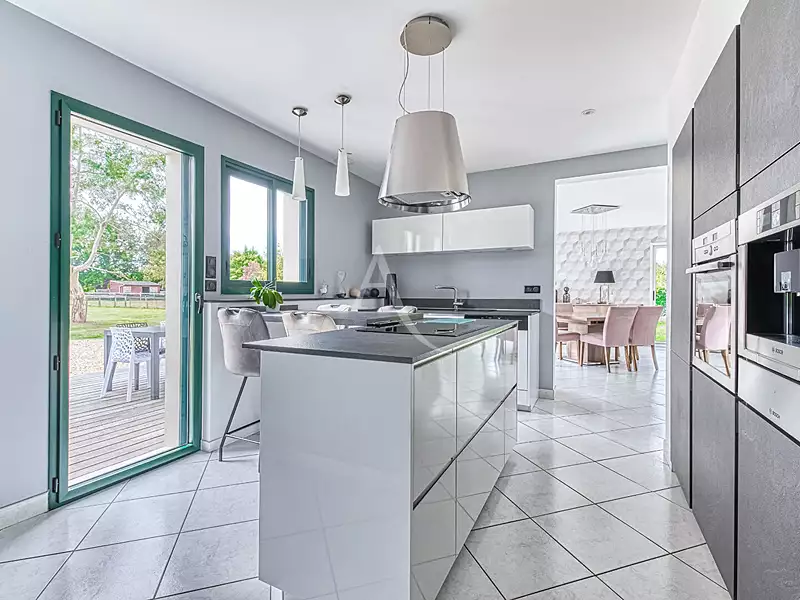 Maison, 205 m²