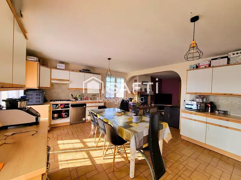 Maison, 143 m²