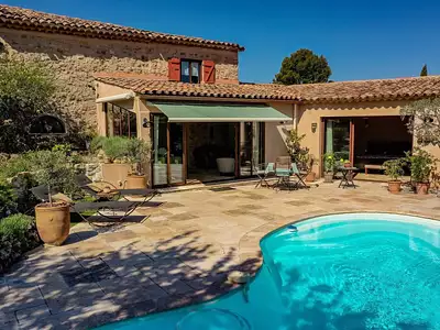Maison, 166 m²
