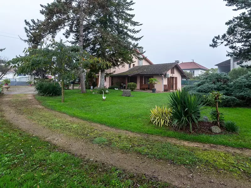 Maison, 176 m²