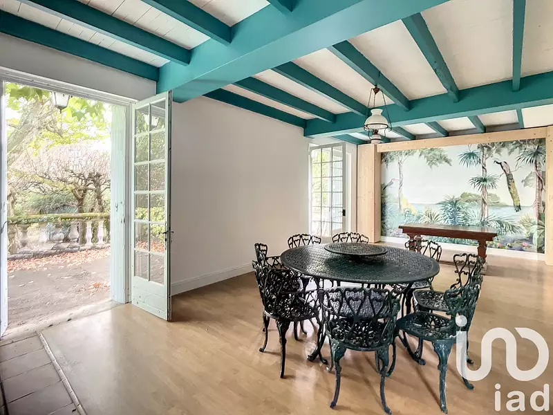 Maison, 225 m²