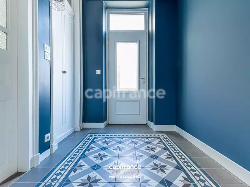 Maison, 235 m²