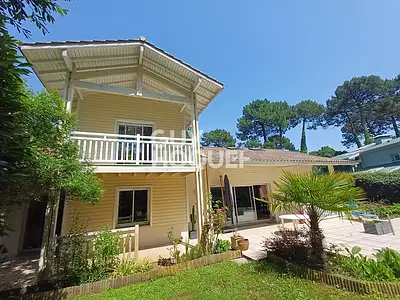 Maison, 205 m²