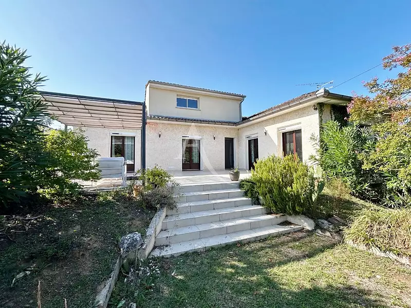Maison, 197 m²