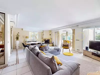 Maison, 240 m²