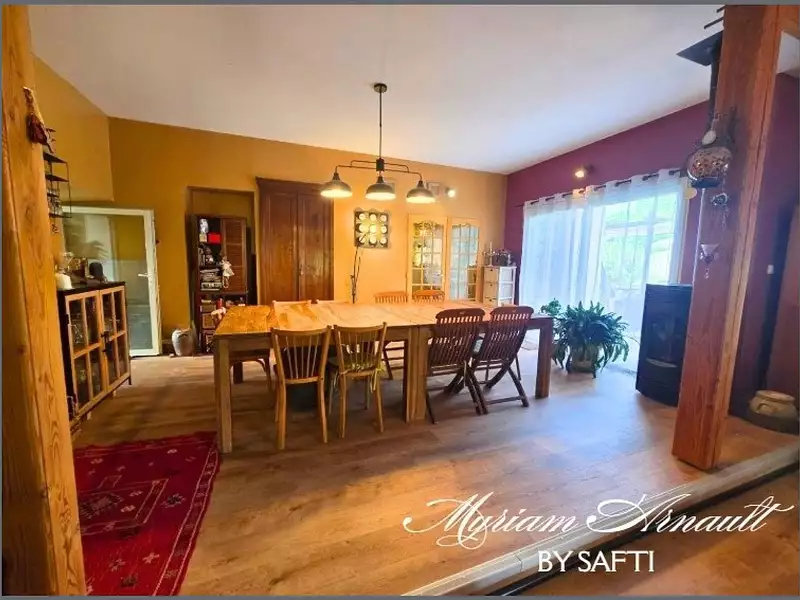 Maison, 250 m²