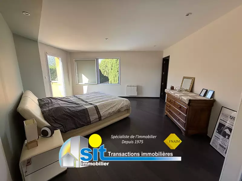 Maison, 300 m²
