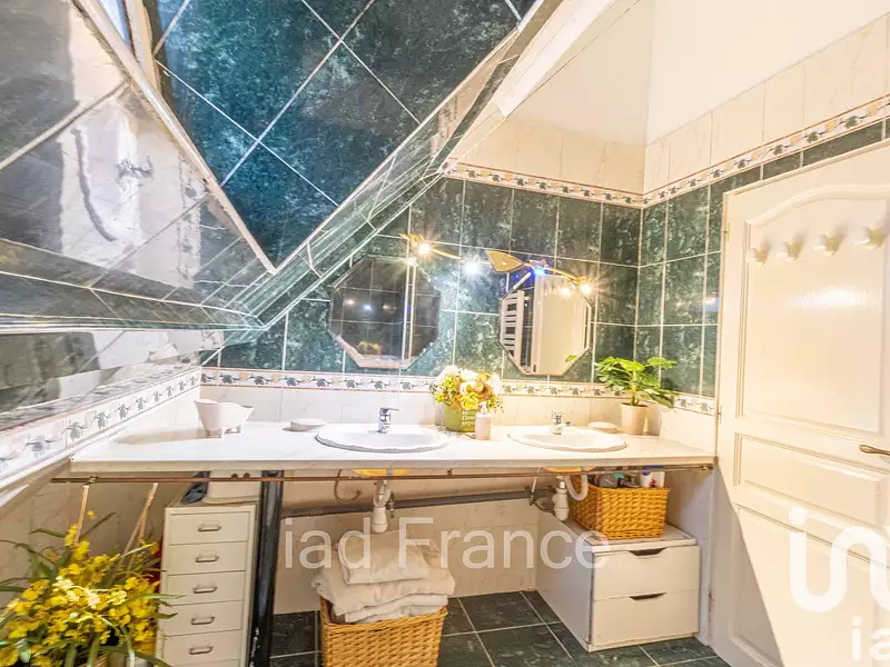 Maison, 270 m²