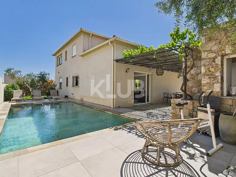 Maison, 167 m²