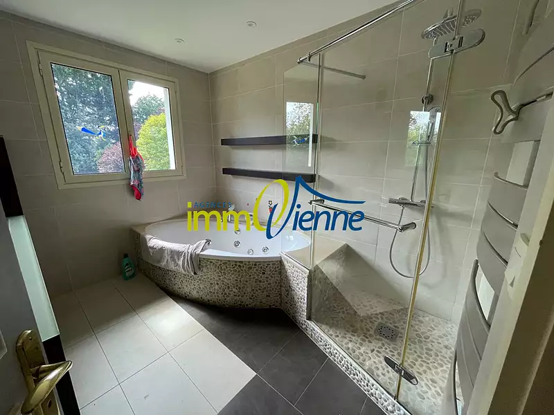 Maison, 180 m²