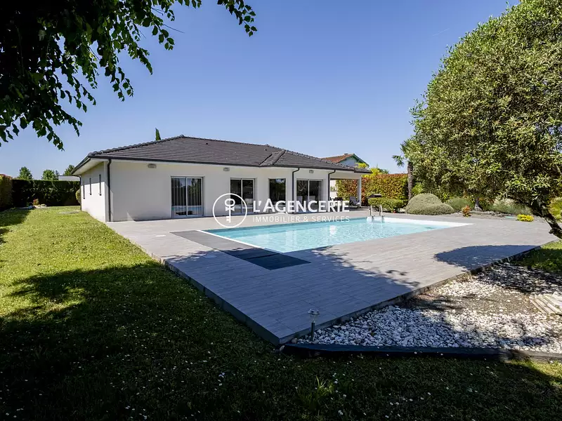Maison, 180 m²