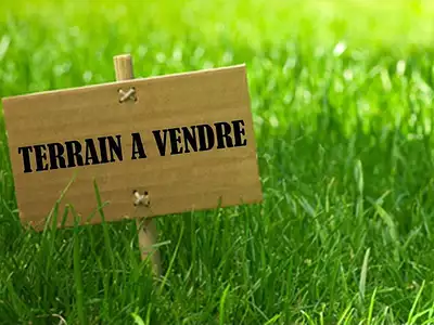 Terrain, 700 m²