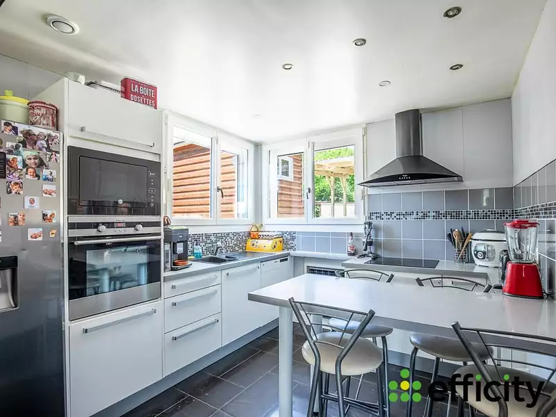 Maison, 246 m²