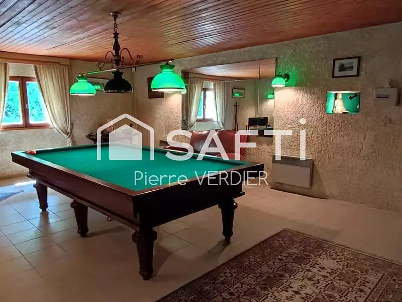 Maison, 255 m²
