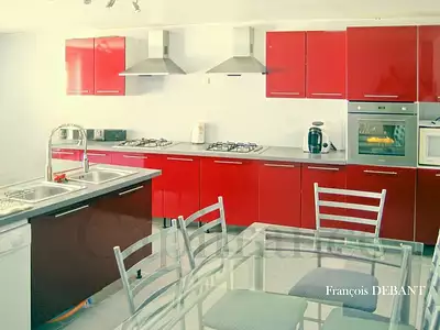 Maison, 252 m²
