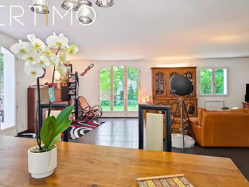 Maison, 242 m²