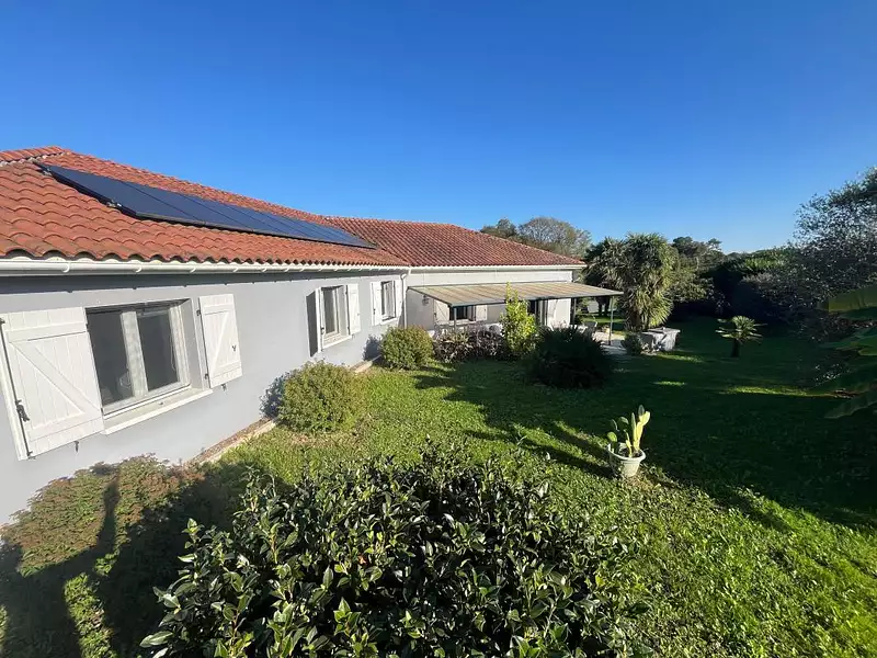 Maison, 205 m²