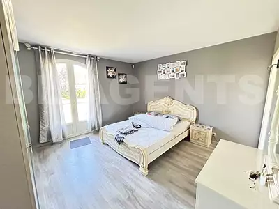 Maison, 320 m²