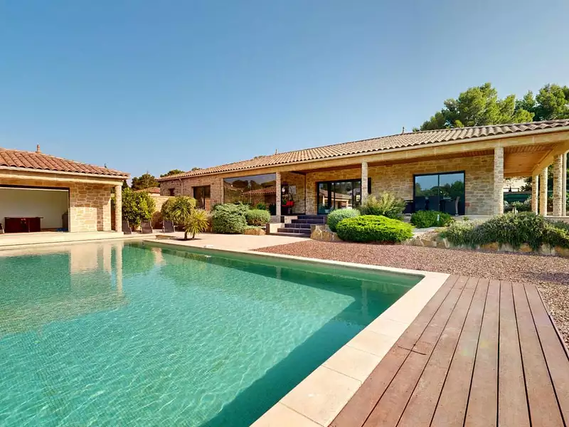 Maison, 251 m²