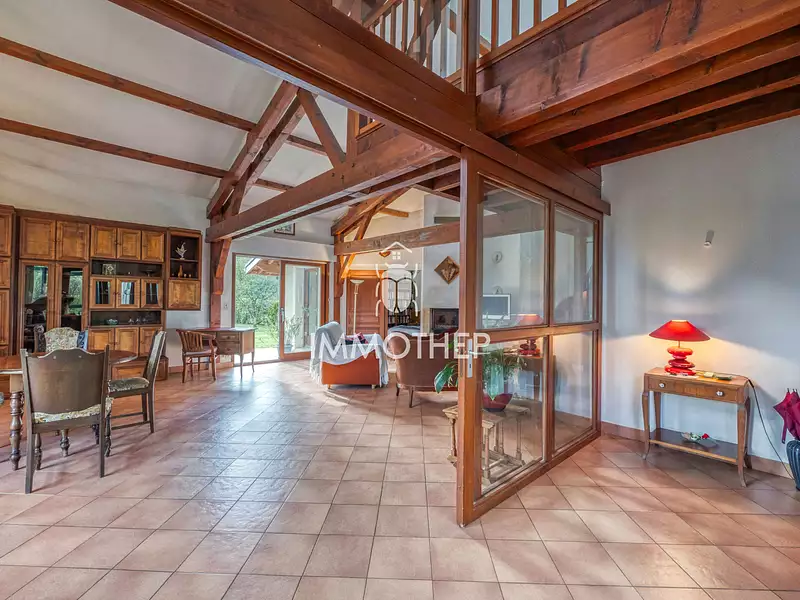 Maison, 248 m²