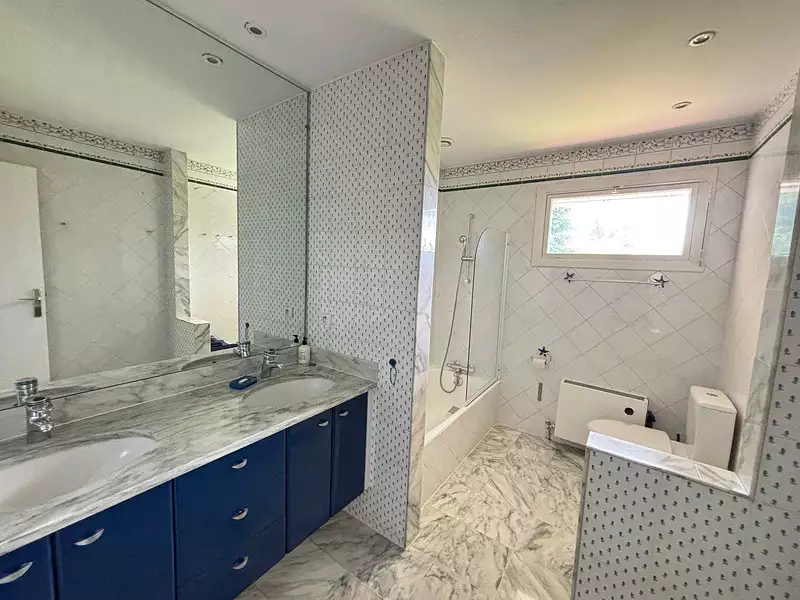 Maison, 202 m²