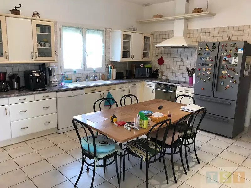 Maison, 320 m²