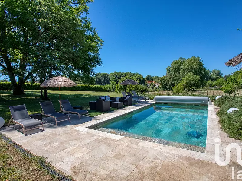 Maison, 246 m²