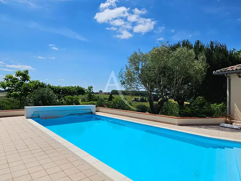 Maison, 310 m²