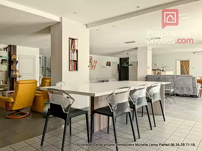 Maison, 319 m²