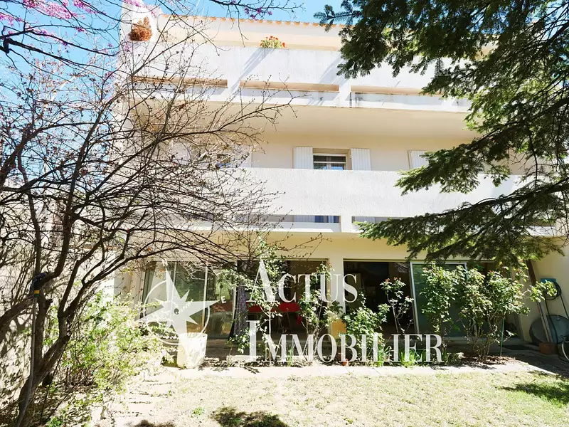 Maison, 242 m²