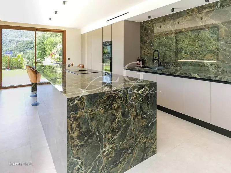 Maison, 318 m²