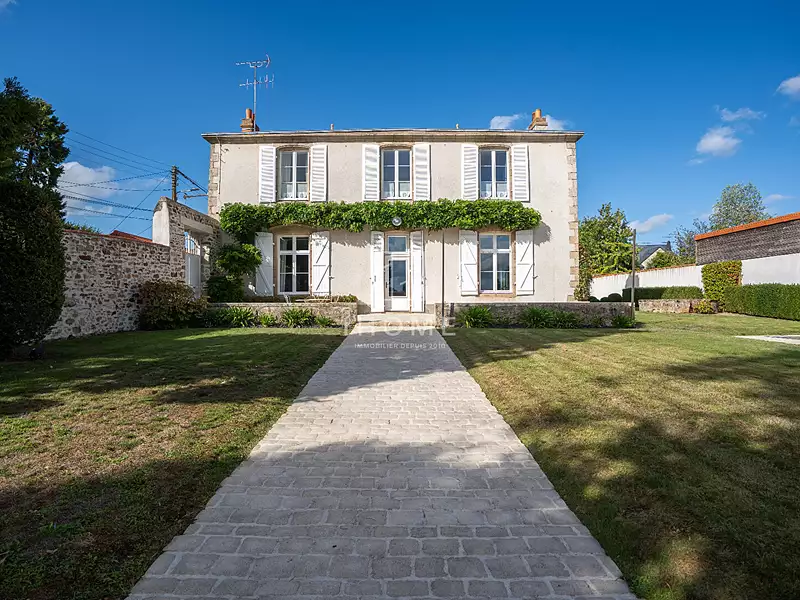Maison, 260 m²