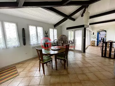Maison, 260 m²