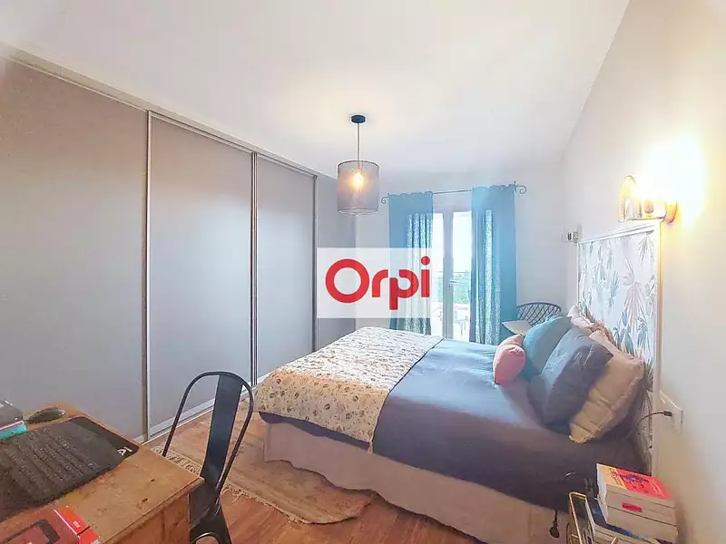 Maison, 235 m²