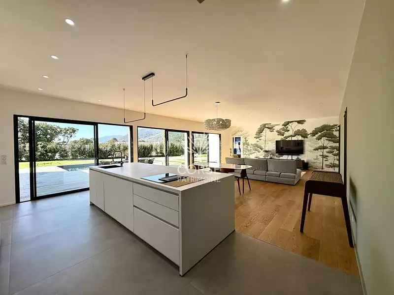 Maison, 164 m²