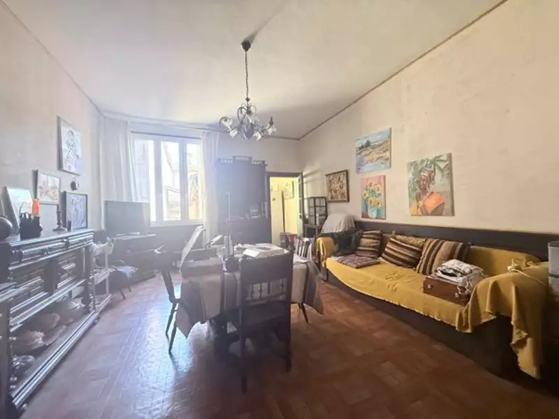 Immeuble, 215 m²