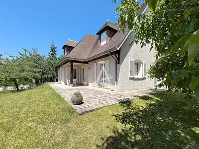 Maison, 166 m²