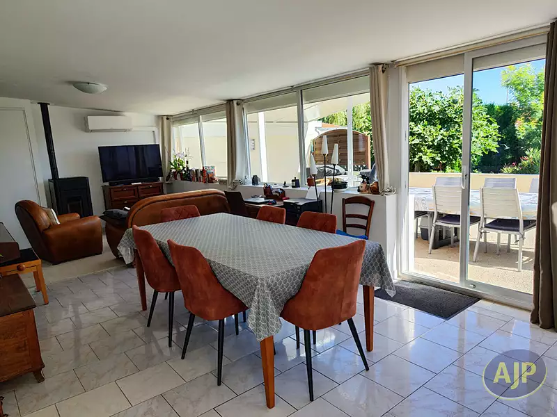 Maison, 94 m²
