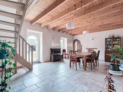 Maison, 220 m²