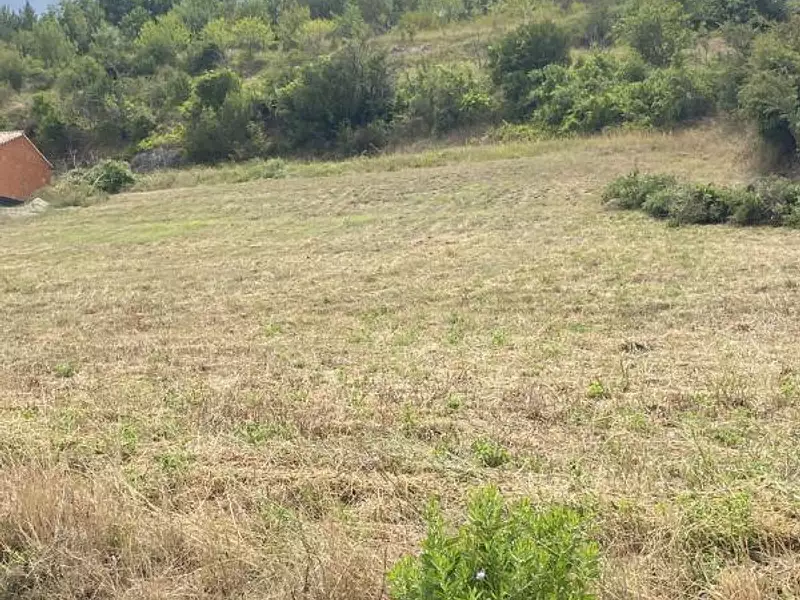 Terrain, 700 m²