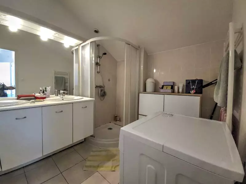 Immeuble, 200 m²
