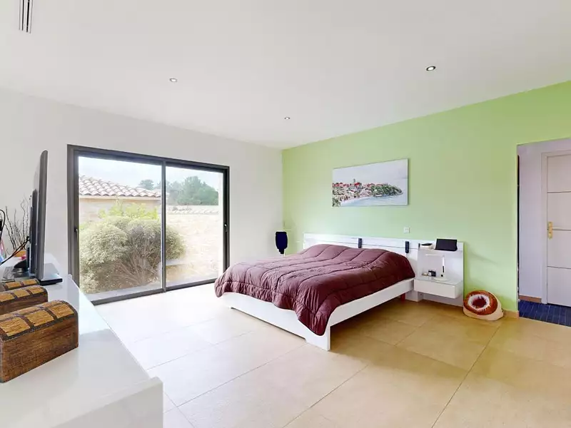 Maison, 251 m²