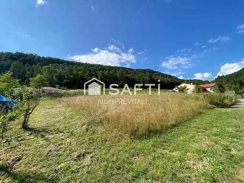 Terrain, 750 m²