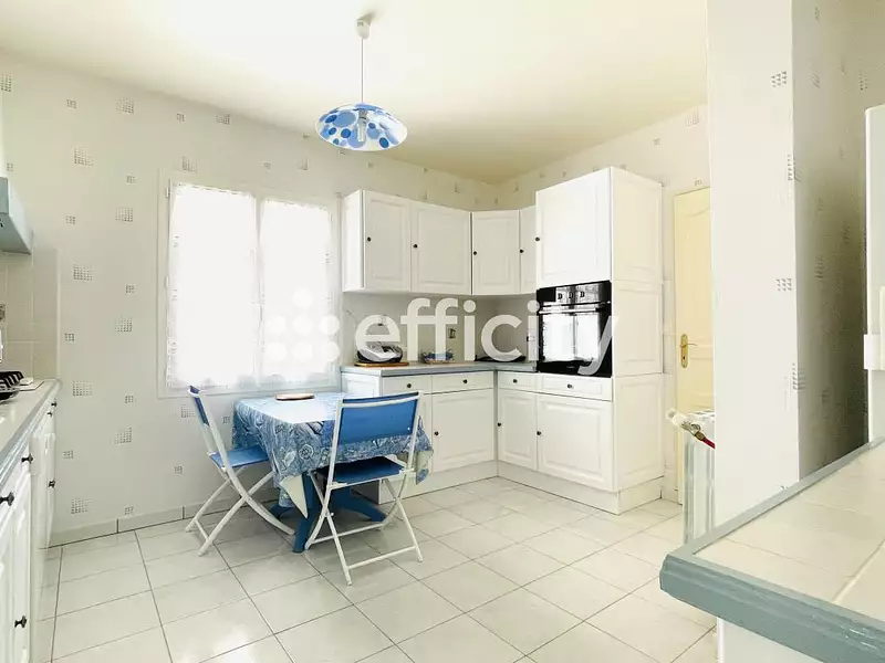 Maison, 156 m²